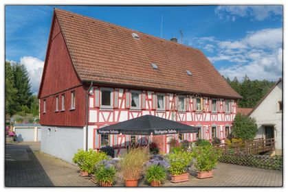 historischer-gasthof-waldhorn-finsterrot-mit-terrasse.jpg